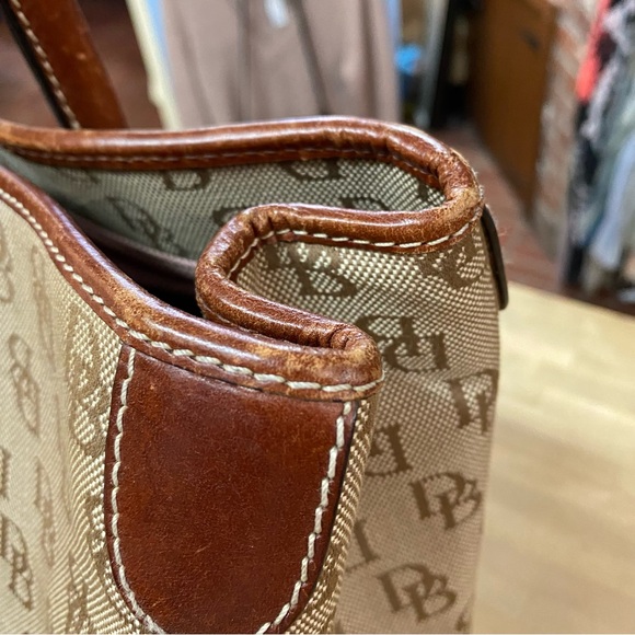 DOONEY & BOURKE Long Handle Tote Signature Print - Picture 9 of 10